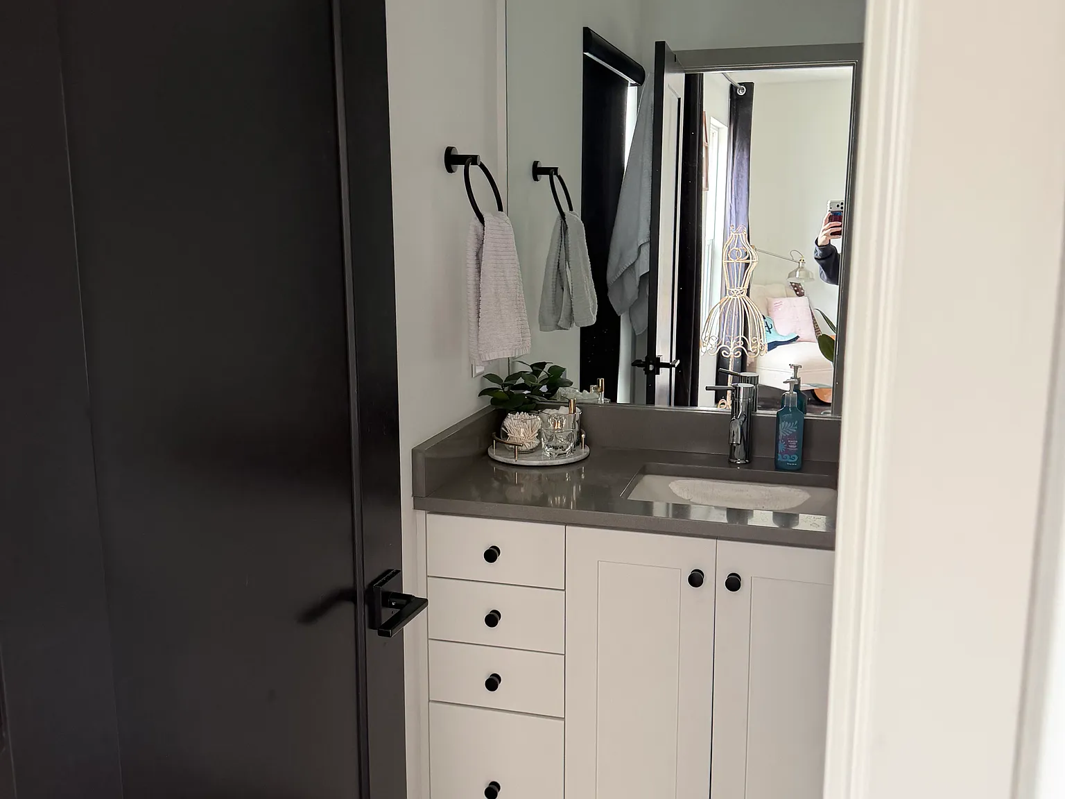 4 bed, 2112 sqft, $3,550 — Photo 4