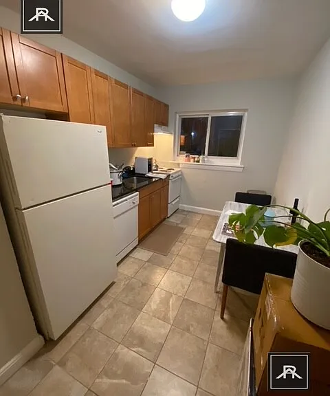 63 Chiswick Rd #4A — Photo 1