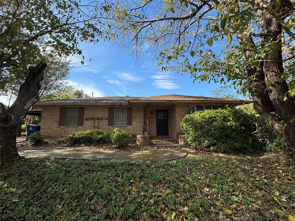 113 Brook Hollow Dr, Desoto, TX 75115