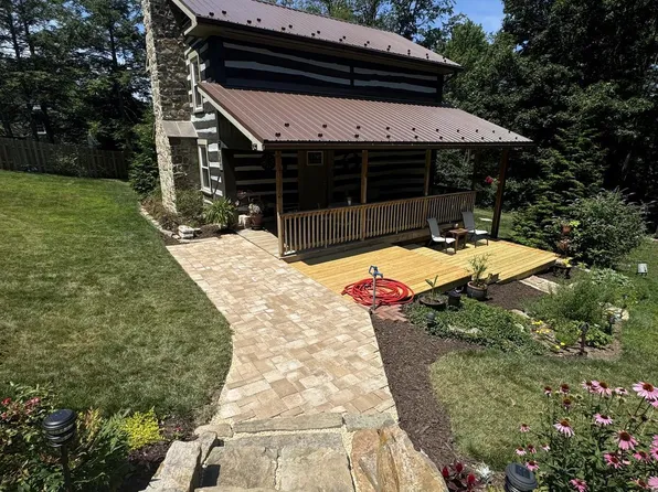 647 E Chestnut St, State College, PA 16801
