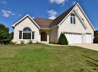 755 Samantha Cir, Geneva, IL 60134