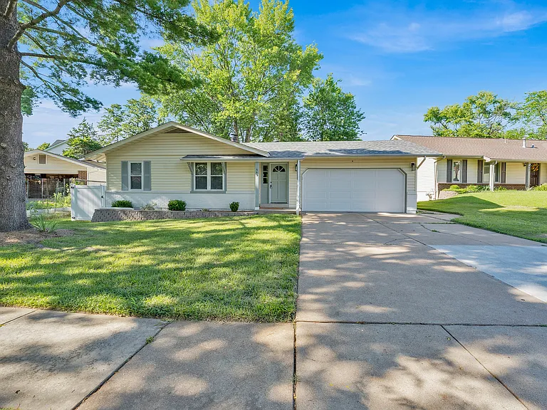 449 Madrina Ct — Photo 3
