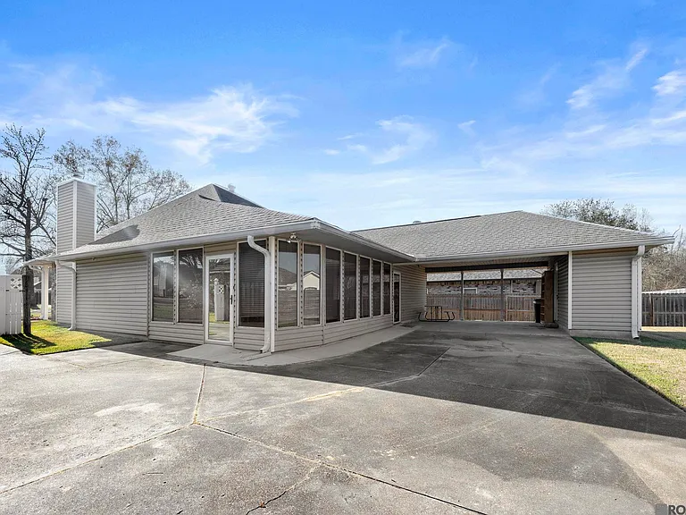 18596 White Oak Dr — Photo 21