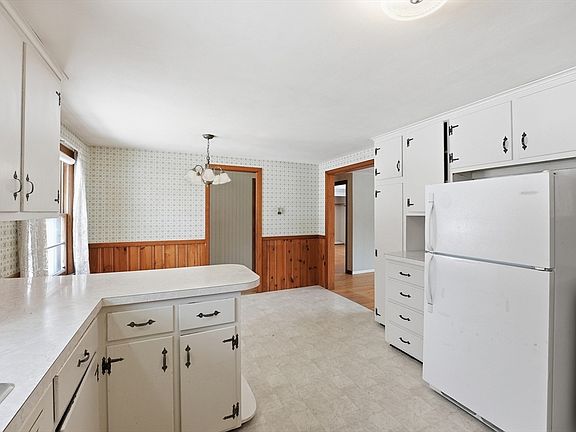 4th image of 303 Kibbe Rd