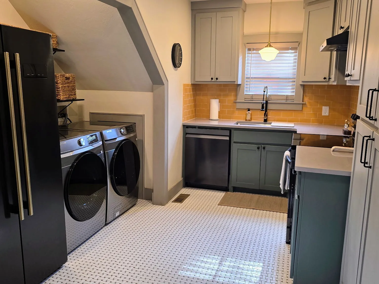 2 bed, 1004 sqft, $1,800 — Photo 4