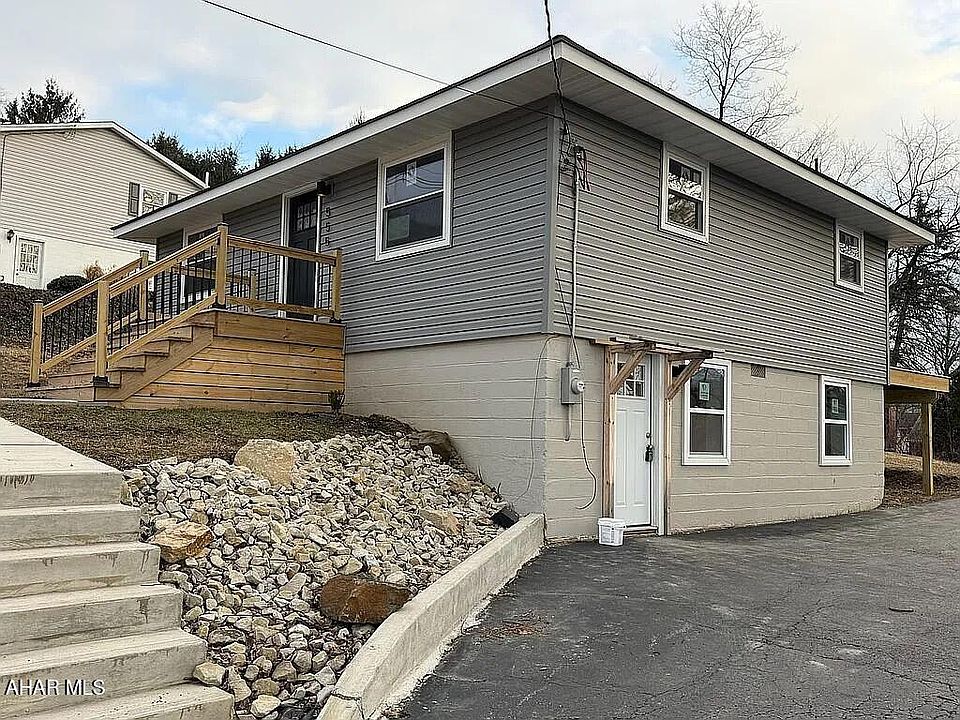 1st image of 555 51st St