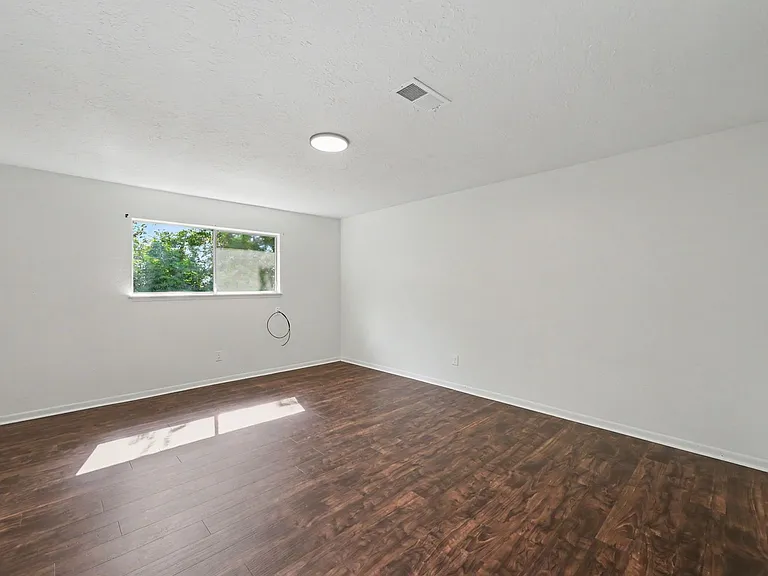 1409 S 3rd St — Photo 12