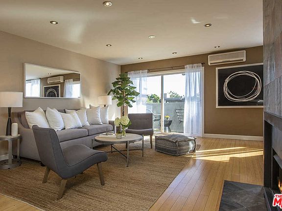 5th image of 1124 N La Cienega Blvd APT 205