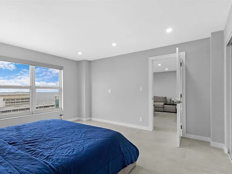 3900 Galt Ocean Dr #2114 — Photo 16