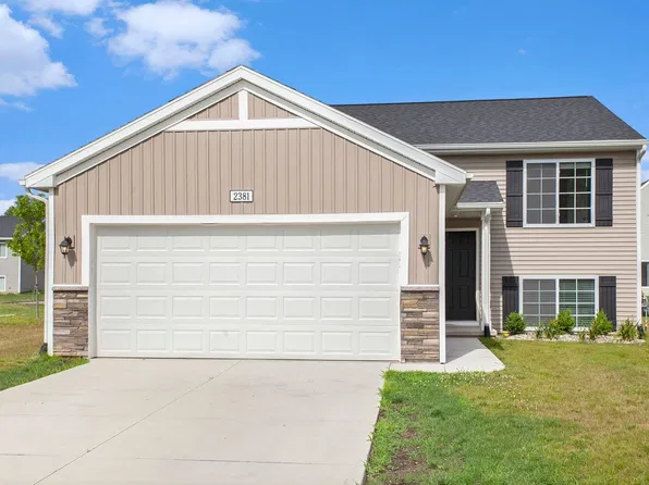 485 River Oaks Dr, Watervliet, MI
