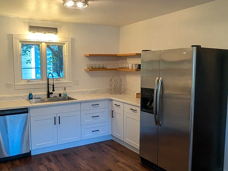 405 N Cloverdale Blvd — Photo 14