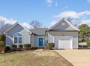 208 Peakhill Rd, Holly Springs, NC 27540