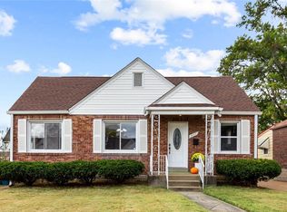 8717 Neier Ln, Saint Louis, MO 63123