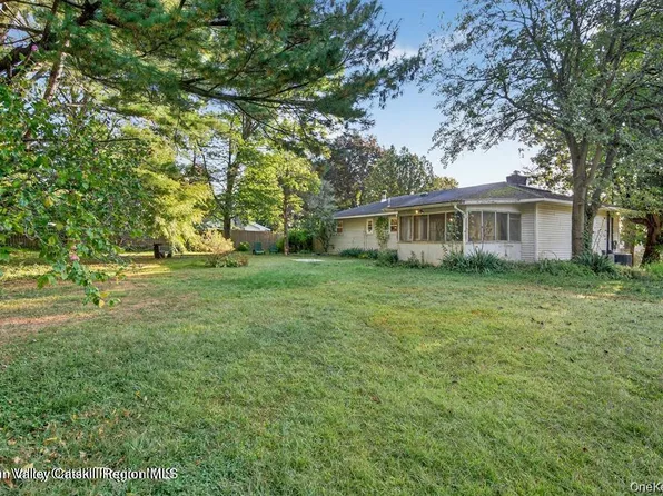 139 N Ohioville Rd, New Paltz, NY 12561