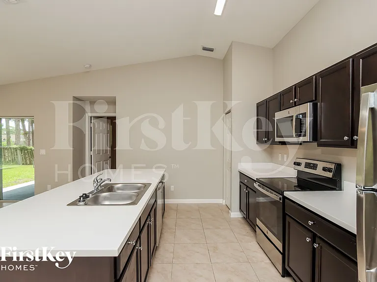 711 Alford St SE — Photo 6
