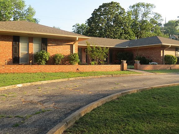 3rd image of 305 Chickasaw Dr