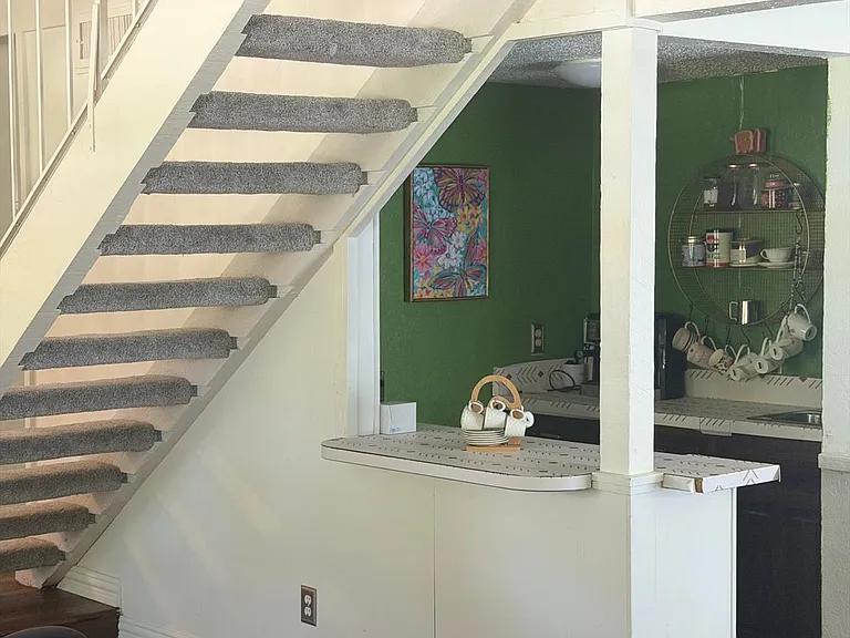 1608 Blake Dr — Photo 3