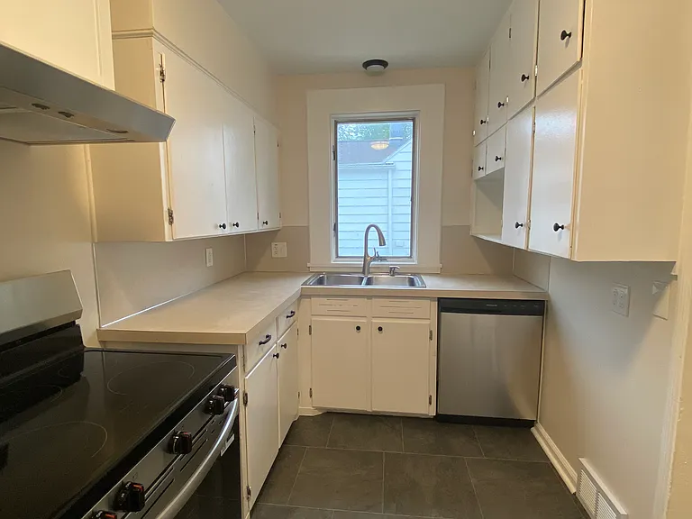 1720 Quentin Ave — Photo 6