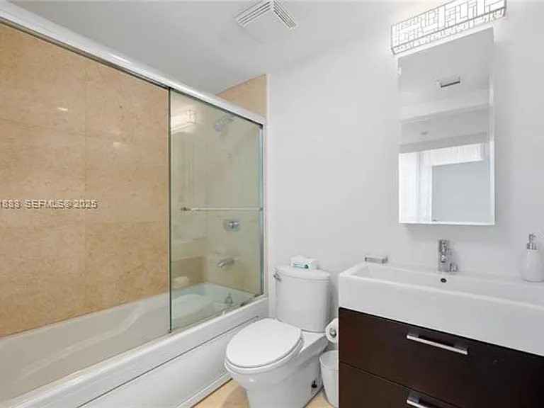 5875 Collins Avenue Cu #1202 — Photo 43