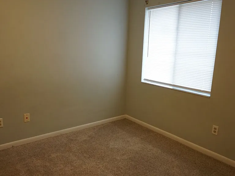 5492 Pinehaven Ct — Photo 11