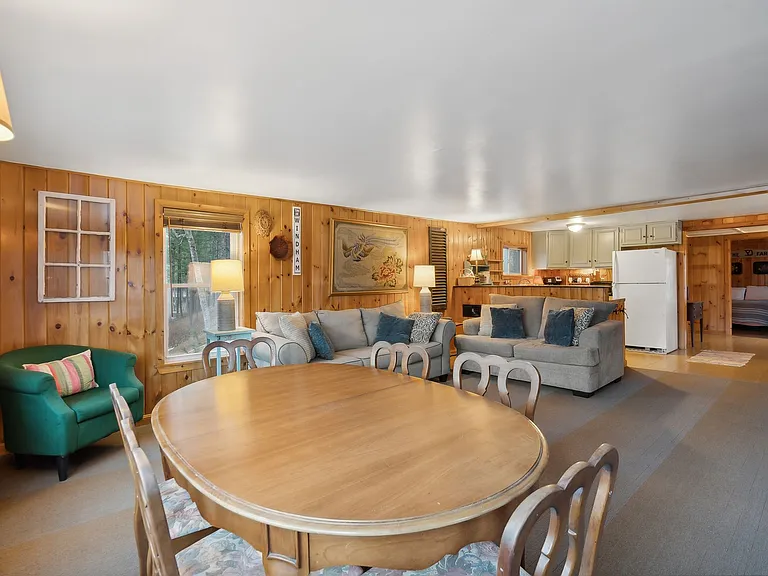 122 Anglers Rd — Photo 6