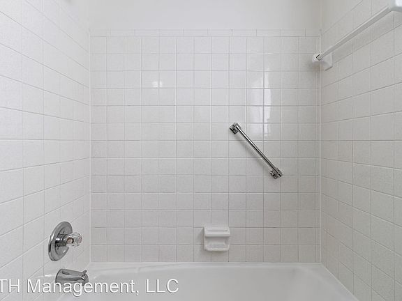 3rd image of 220 Park St Unit 139