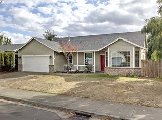 2114 NE Montgomery St, Hillsboro, OR