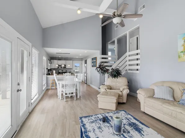 12632 John Reynolds Rd, Galveston, TX 77554