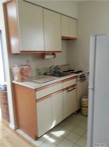 2nd image of 475 Broadway Unit B5-15