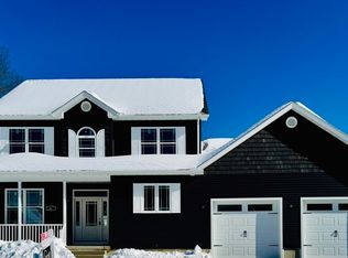 81 W Crystal Brook Dr, Springfield, MA 01118