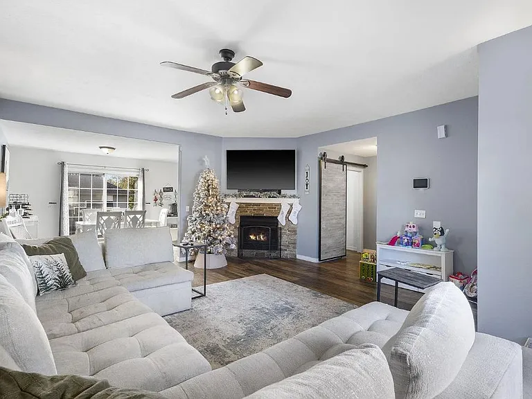 327 S Red Ave — Photo 4