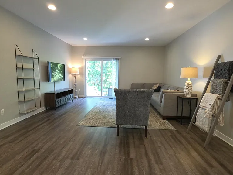 418 W Ellen St — Photo 21