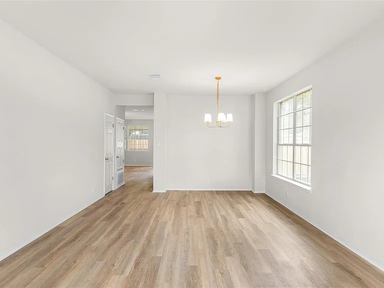 412 Tamara Dr — Photo 5