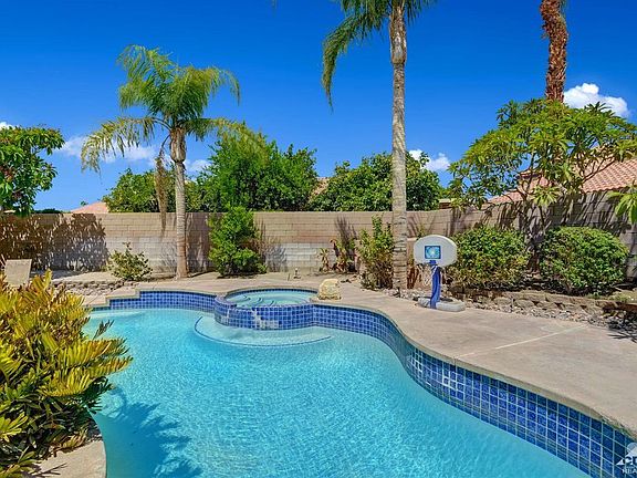 4th image of 78670 Villeta Dr