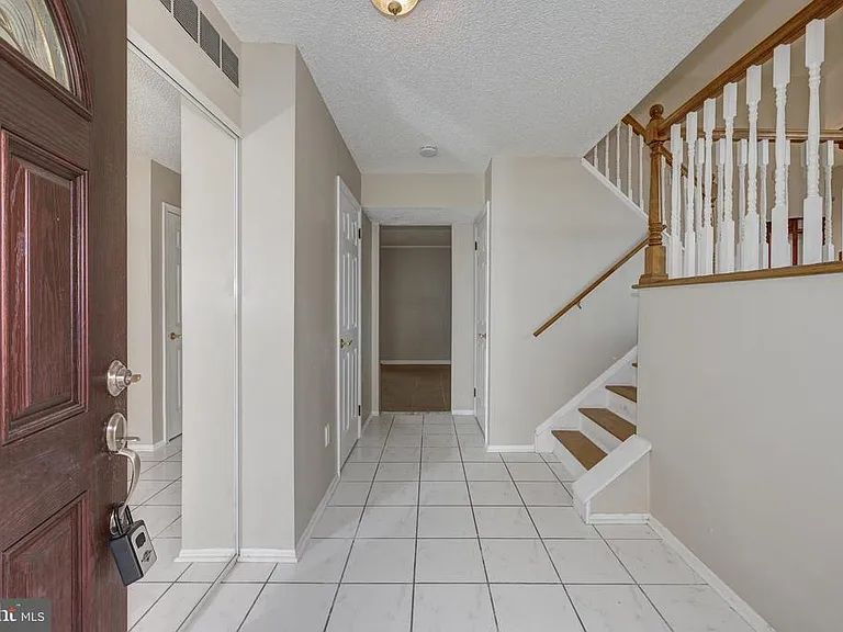 76 Argyle Ave — Photo 5
