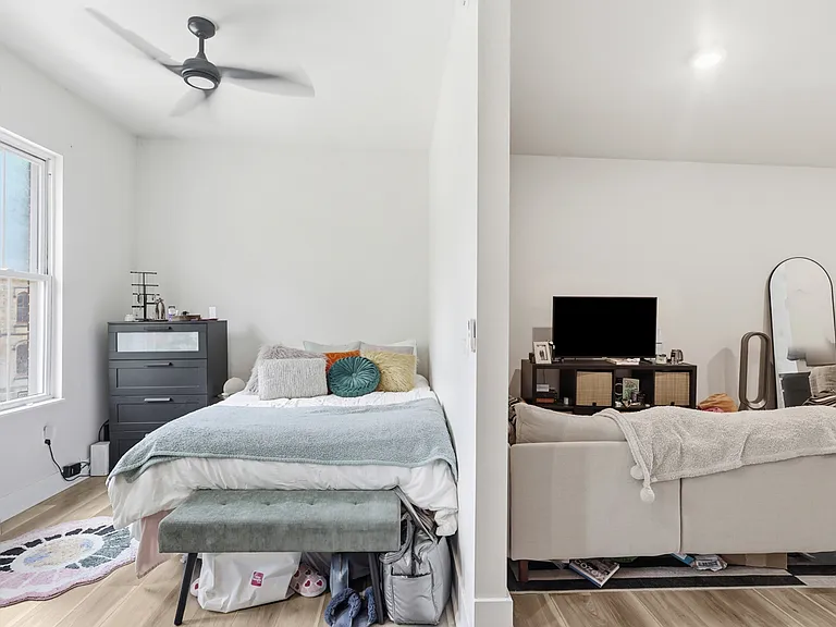 4745 Butler St #3 — Photo 3