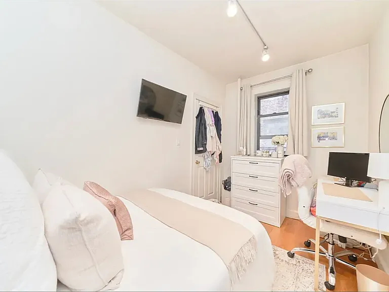 55 Barrow St #15 — Photo 2