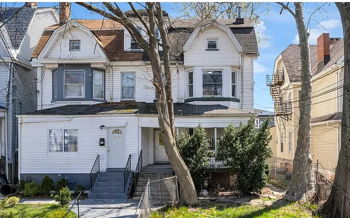 Building Photo - 555 Jefferson Ave #1