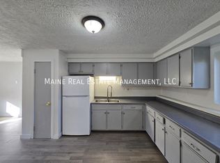 22 Hillside Ln APT 1, Lewiston, ME 04240