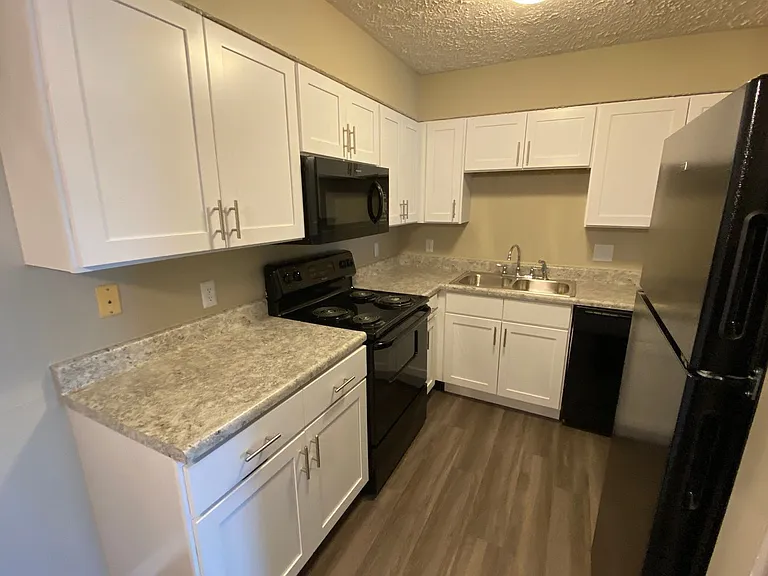 Cross Lakes Apartments — Photo 81