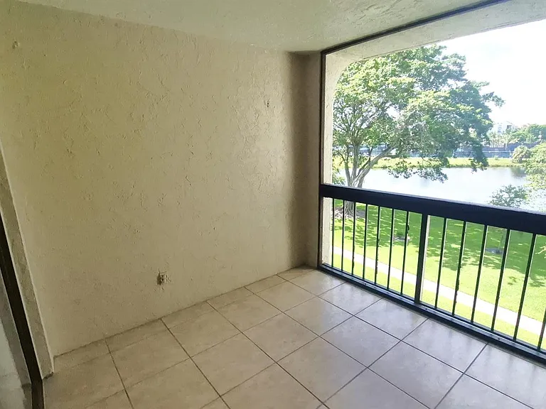 820 Lavers Cir #G409 — Photo 22
