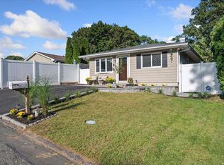 3 Nestledown Ave, Manorville, NY 11949