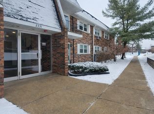 2331 Ogden Ave APT 4, Downers Grove, IL 60515