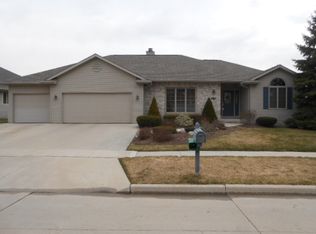 4714 W Whitetail Ct, Manitowoc, WI 54220