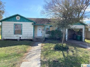 1703 Meadowlane St, Victoria, TX 77901