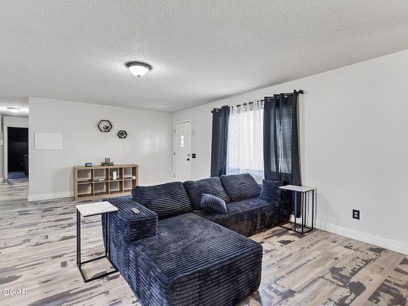 4th image of 124 Circle Dr
