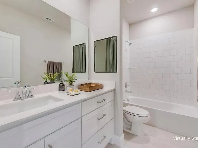 3212 Lucia Way — Photo 5