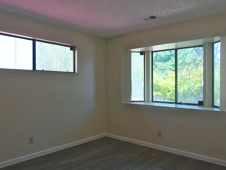695 S Knickerbocker Dr #6 — Photo 8