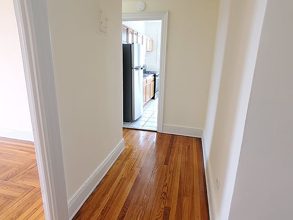 5th image of 143-65 Cherry Ave