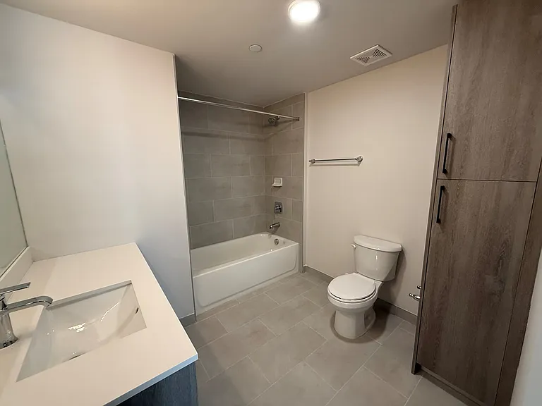 Bay Pointe Apartments — Photo 38
